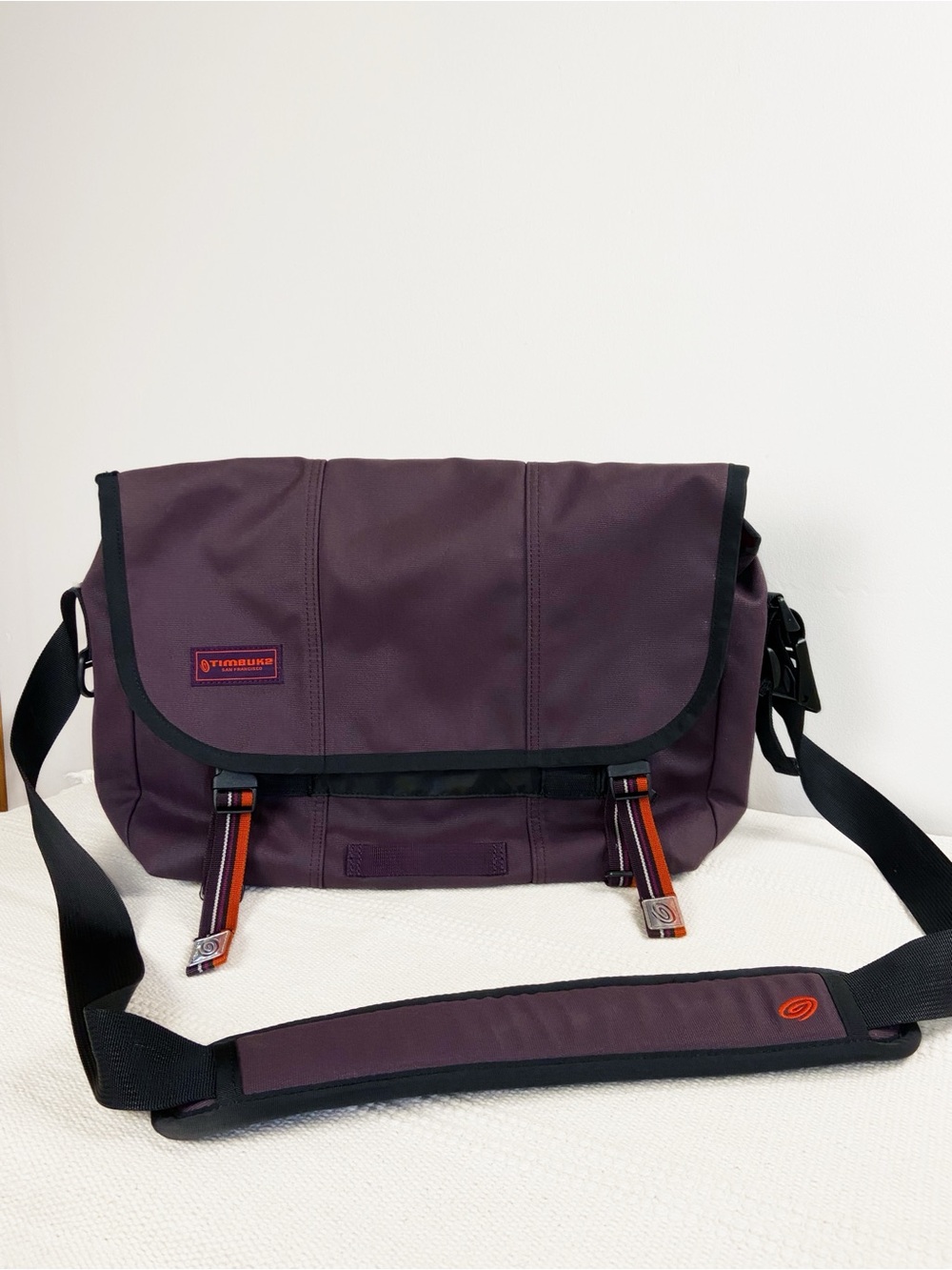 Timbuk2 Classic Messenger Bag Crossbody Bold Berry